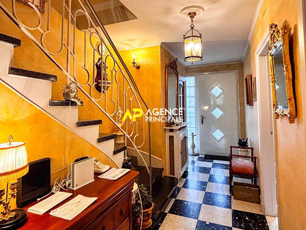 Maison à SARTROUVILLE