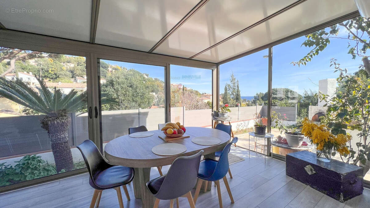 Maison à LES ISSAMBRES