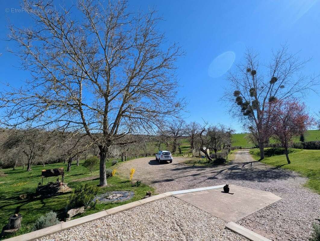 Maison à POULIGNY-NOTRE-DAME