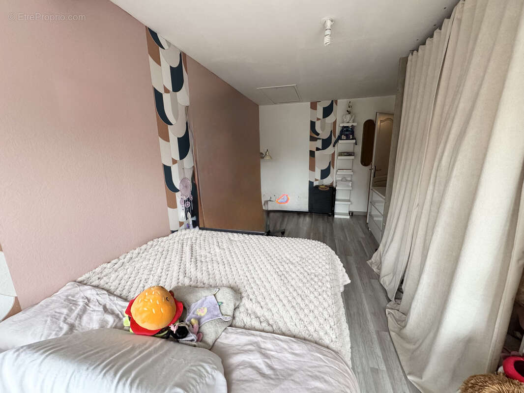 Maison à CROISILLES