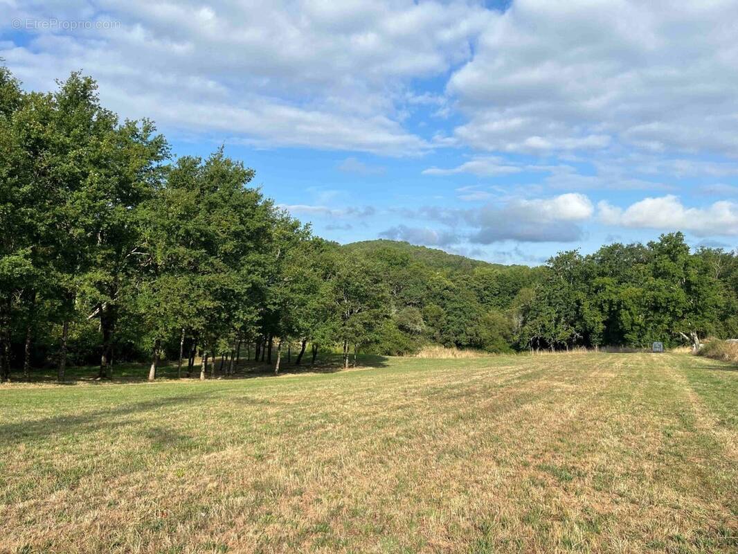 Terrain à CAHORS