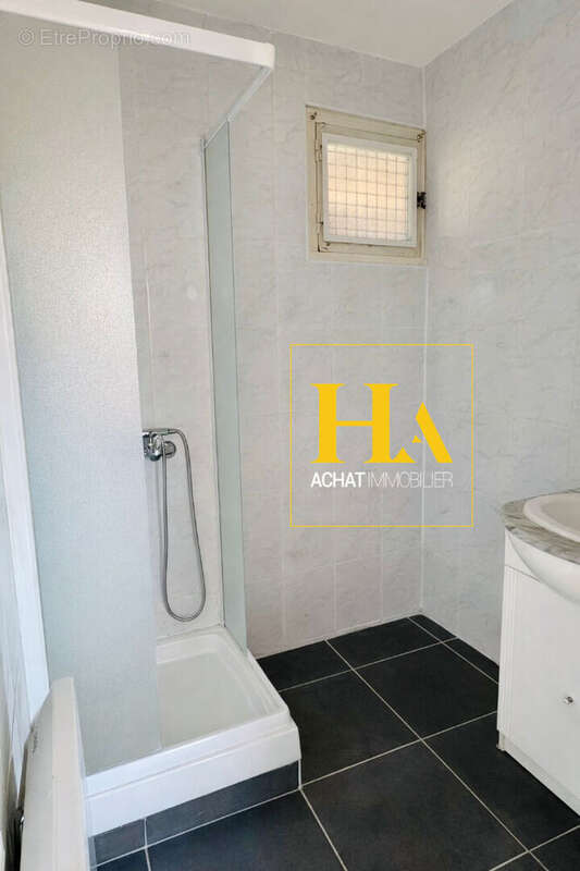 Maison à MONTELIMAR