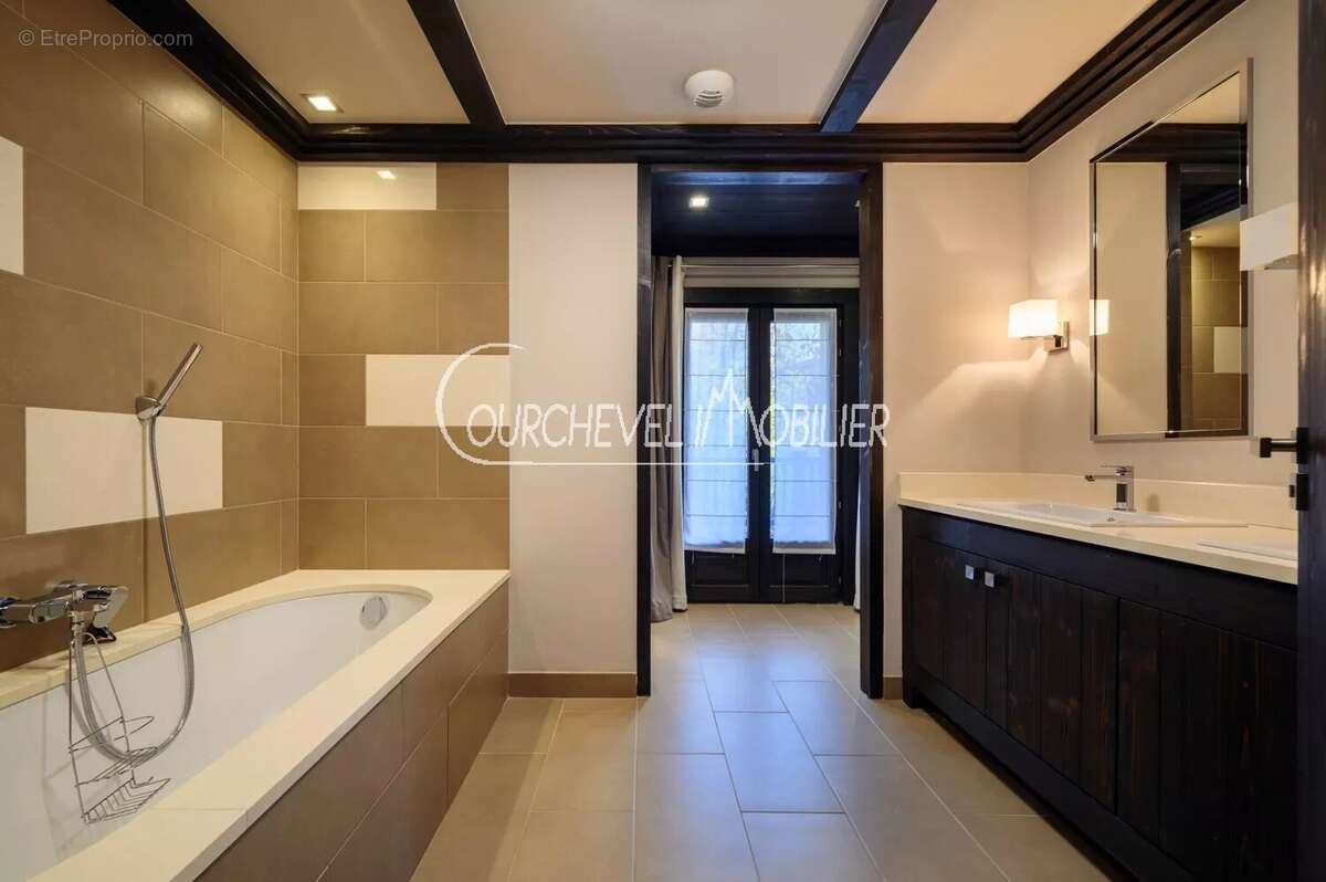 Appartement à LA PERRIERE