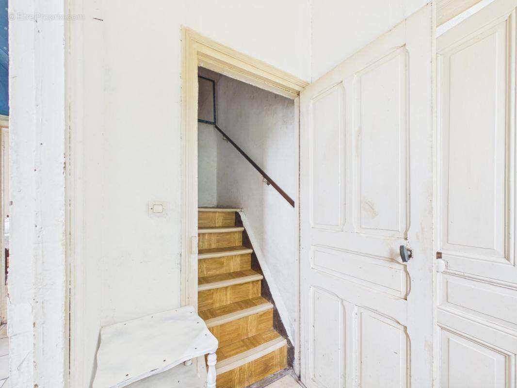 Maison 154 m² à Clastres  - photo 10