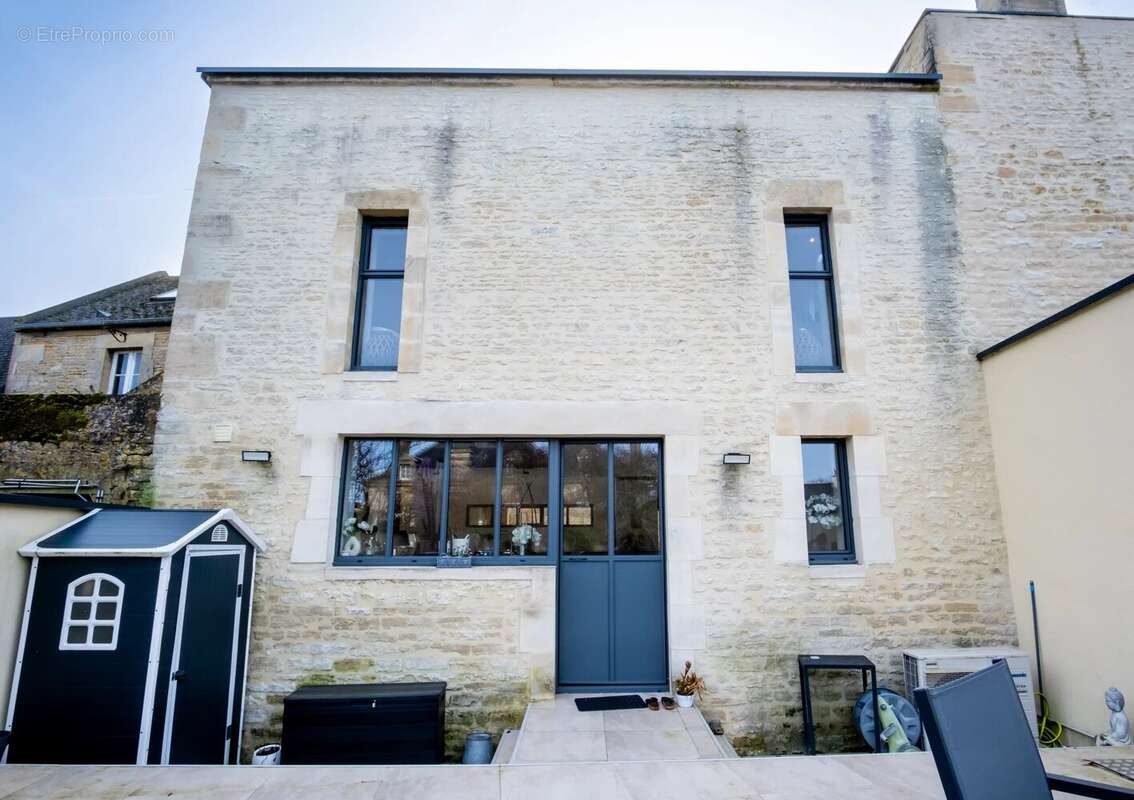 COURSEULLES SUR MER - Loft 107m² avec terrasses et parking - photo 2