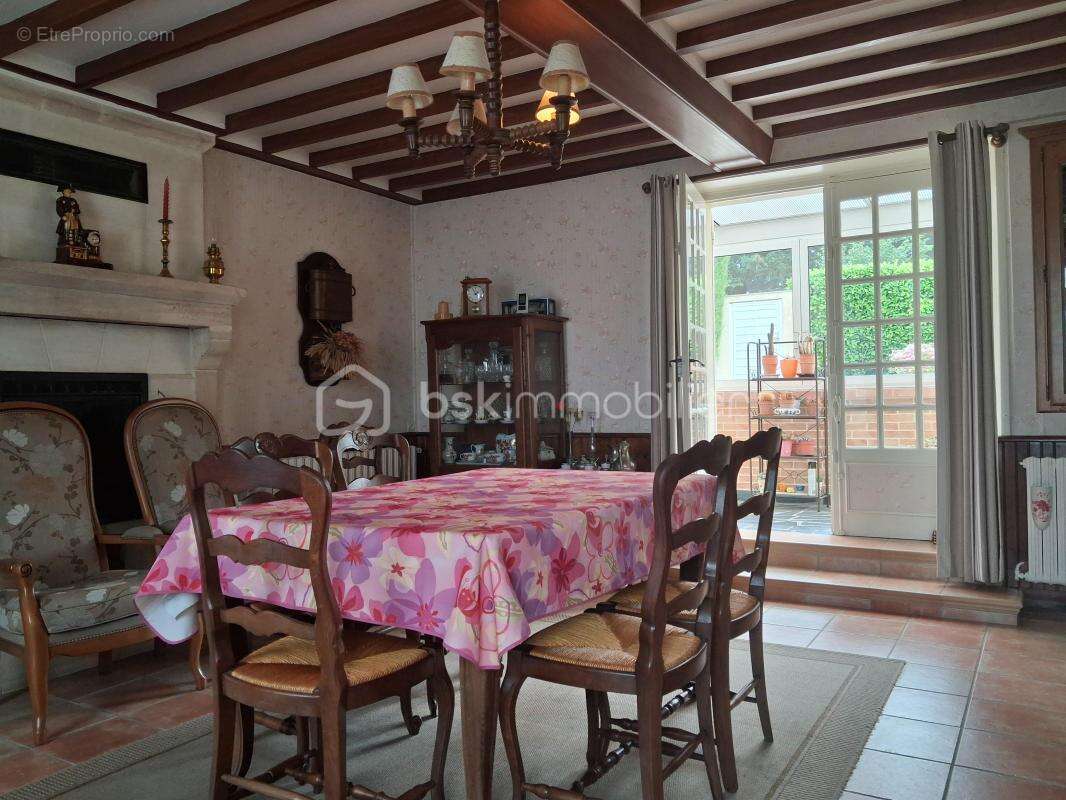 Maison Le Breuil En Bessin de 219 m² - photo 4