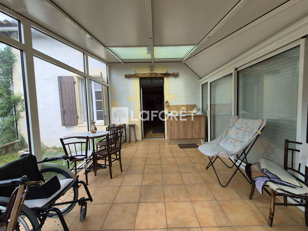 Maison au calme avec jacuzzi, garage et terrain - photo 10