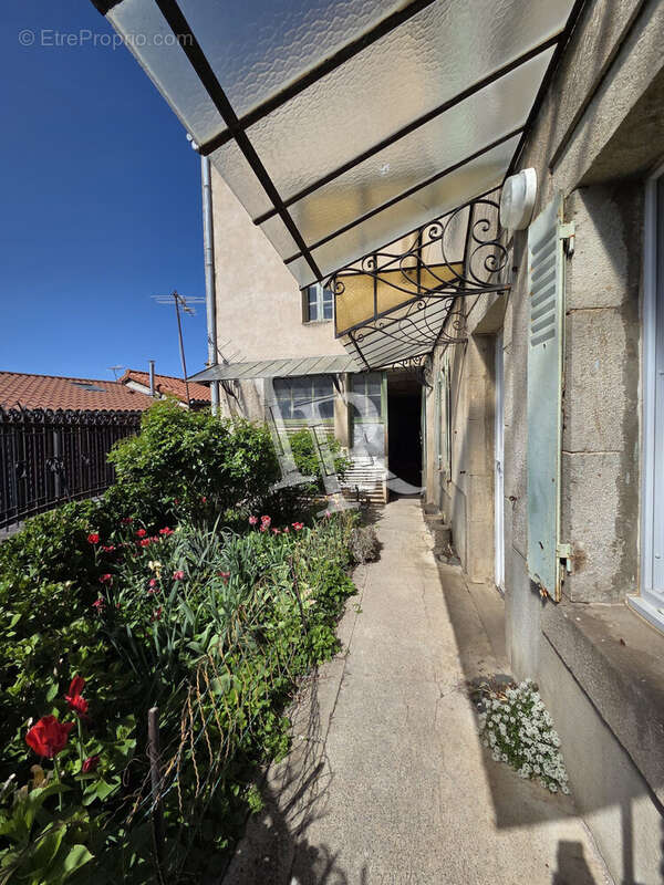 Maison à POLIGNAC