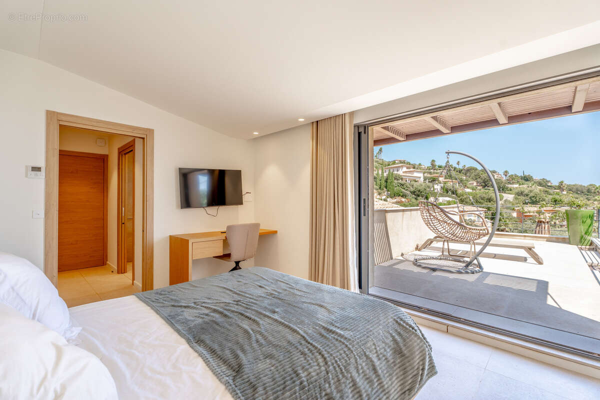 Domaine de la Nartelle villa de prestige avec piscine et vue mer dominante - photo 30