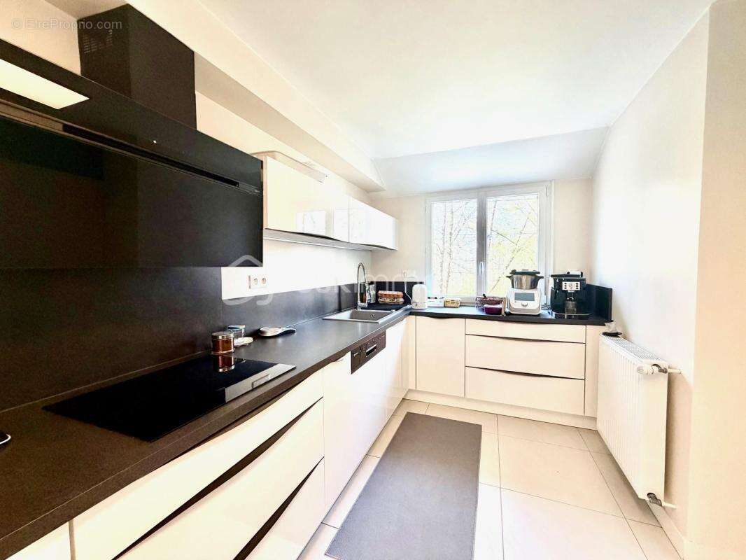 Maison à BURES-SUR-YVETTE