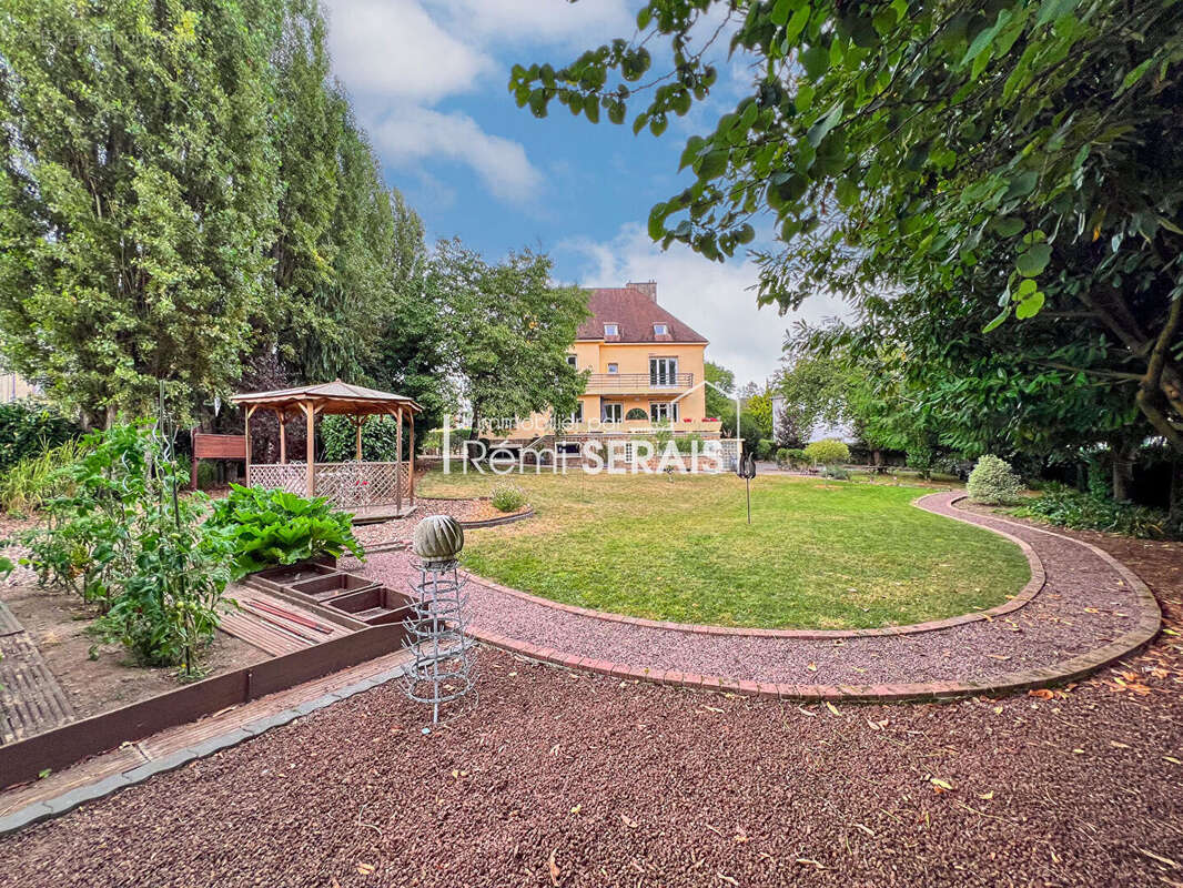 Maison à CONDE-SUR-NOIREAU