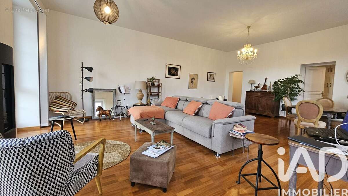 Appartement 83 m² à Escos  - photo 8