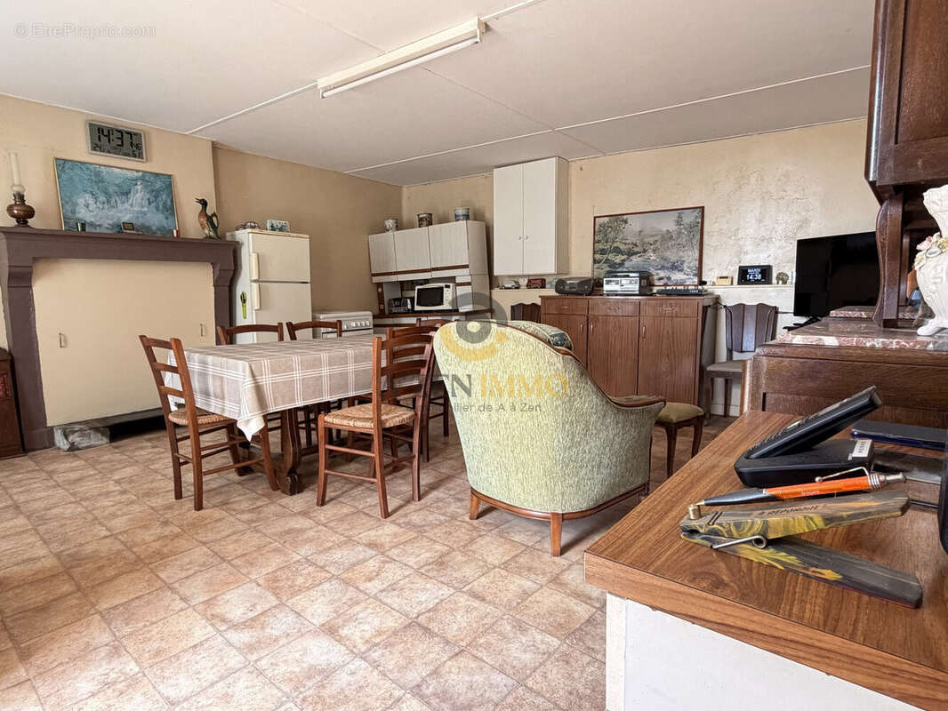 Maison 80 m² à La Chapelle-Thireuil  - photo 2