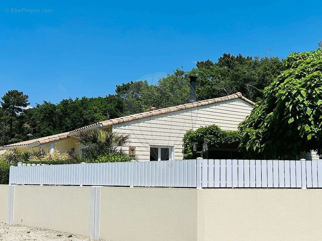 Maison à LES MATHES