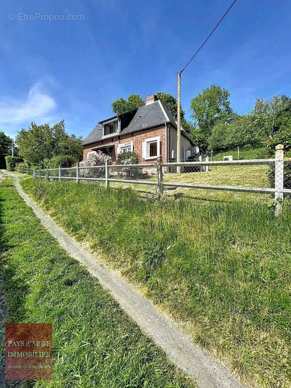 Maison à LESSARD-ET-LE-CHENE