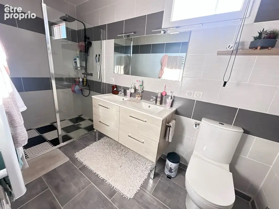 Maison - 100m2 habitables - 3 chambres - garage - jardin - piscine - 42300 - photo 7