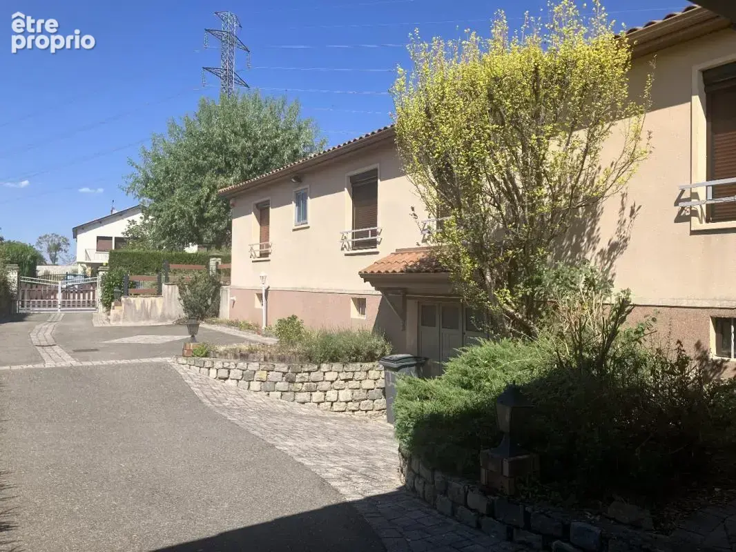 Maison 157 m² à Saint-Laurent-D'agny  - photo 3