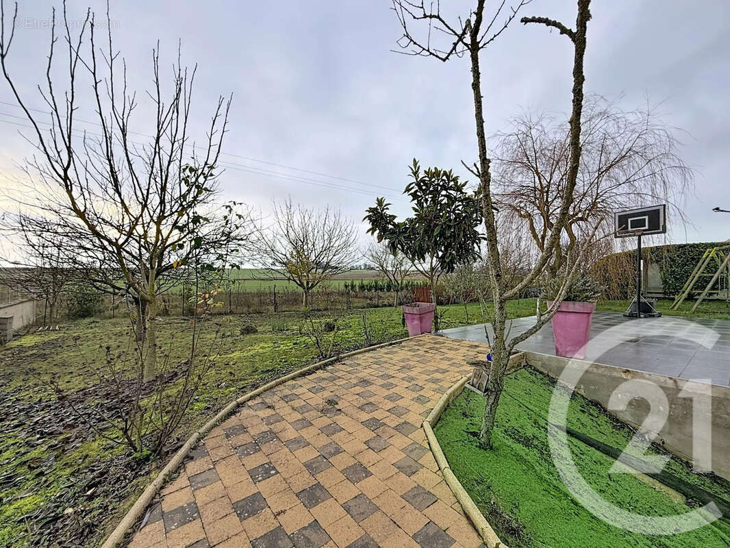 Maison à VILLECHETIF