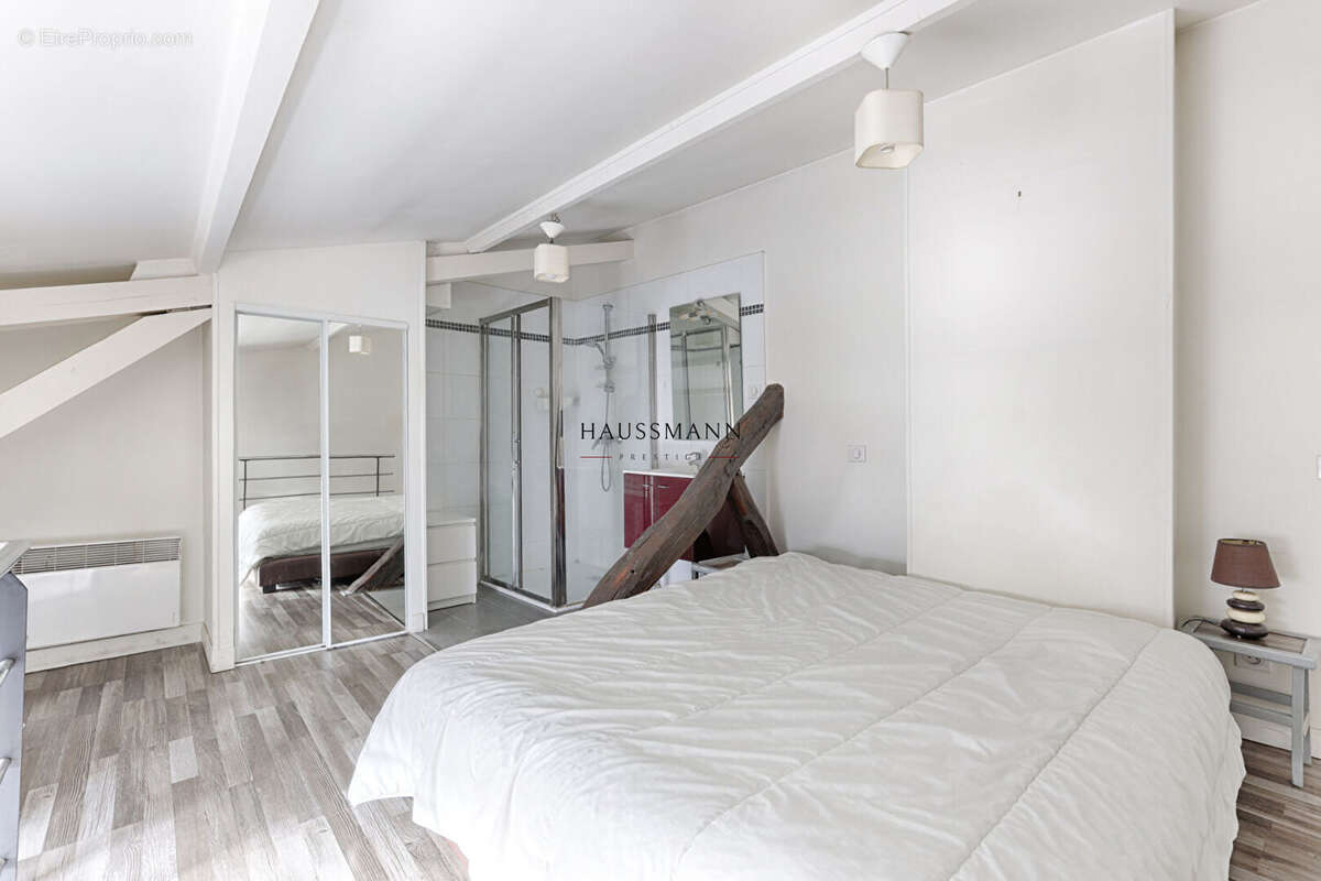 Appartement à PARIS-1E