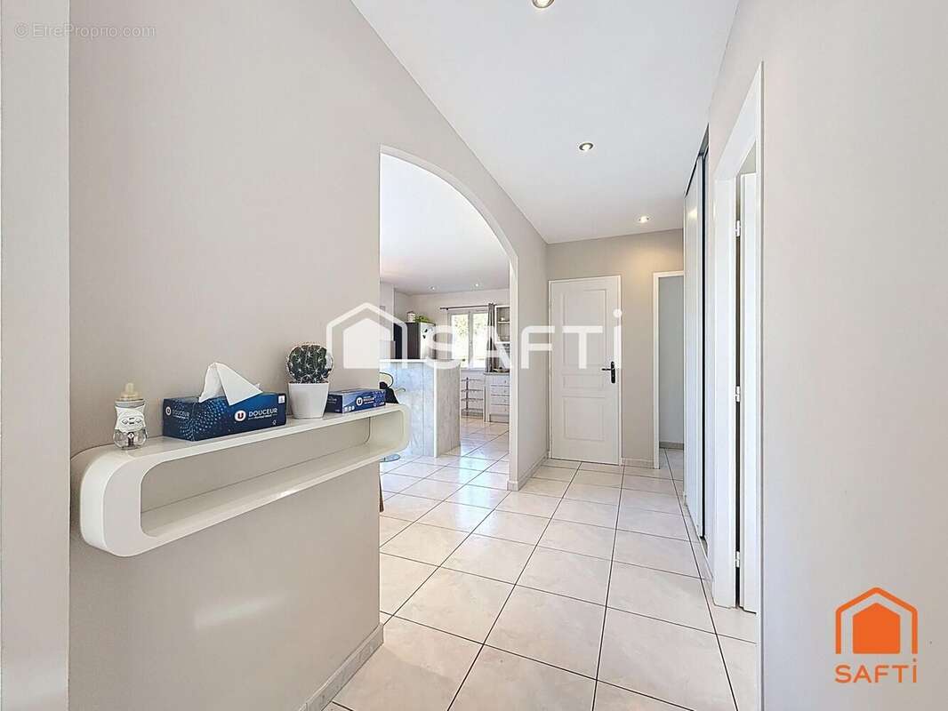 Photo 6 - Appartement à REGUSSE