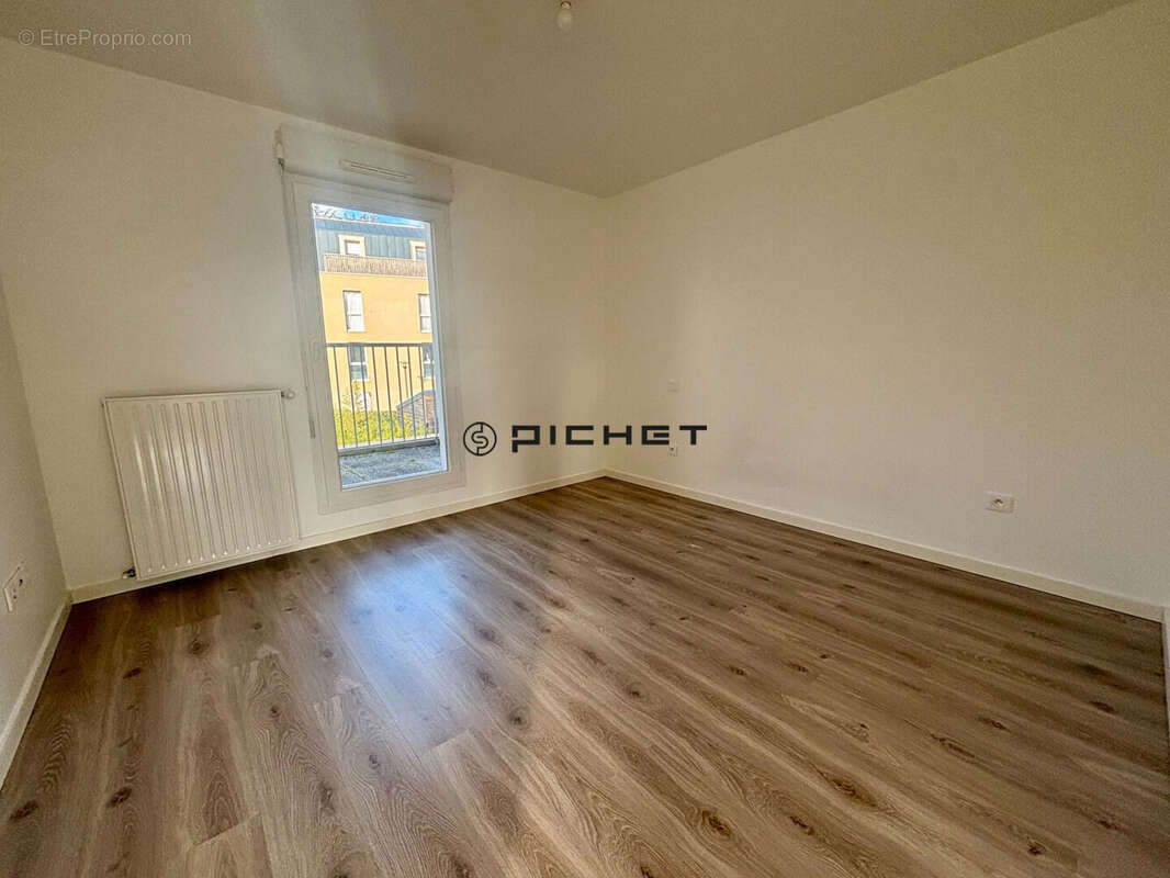 Appartement à BREUILLET