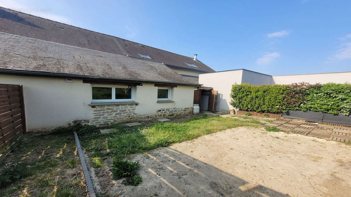 Maison à SAINT-AUBIN-D'AUBIGNE