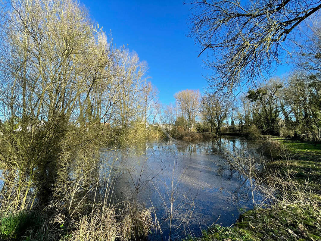 Terrain à CONTRES