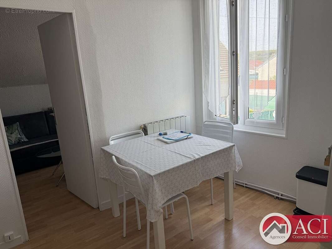 Bornel gare sur place , Immeuble de 4 appartements - photo 9