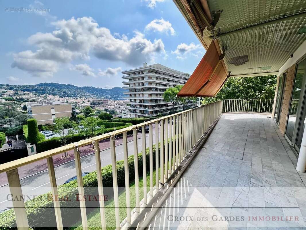 À vendre – Le Cannet, résidence de standing avec parc, piscine et tennis - photo 19