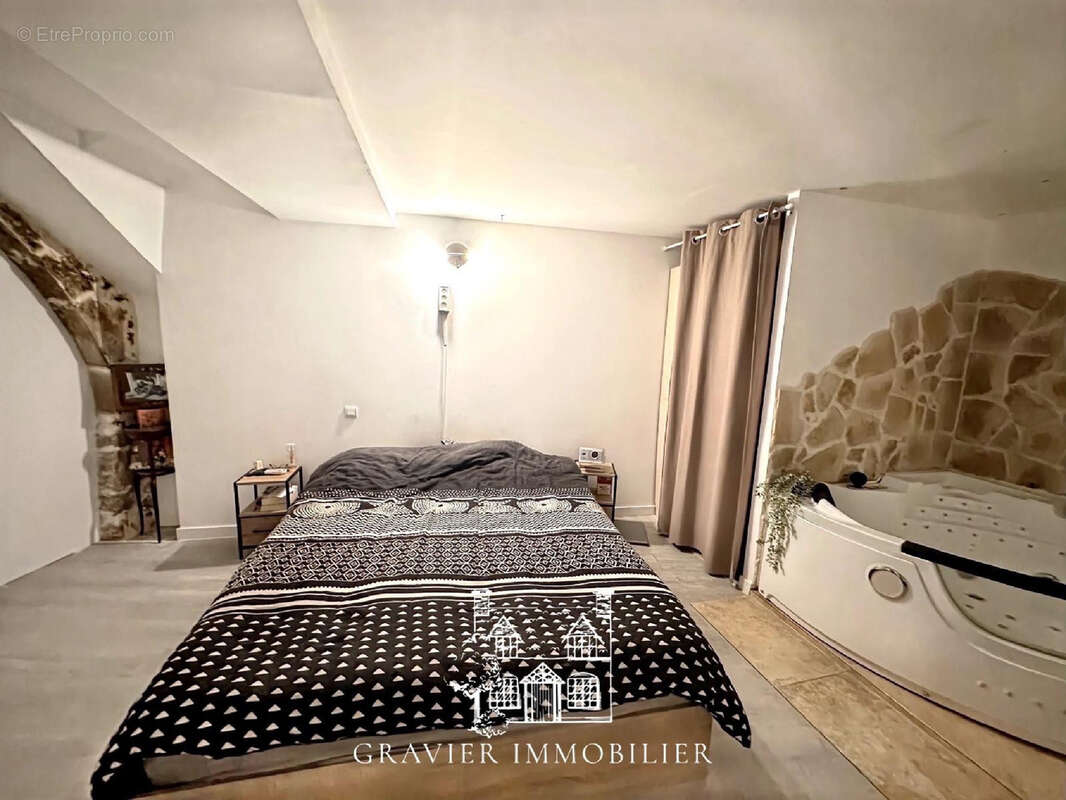 Maison à LA VALETTE-DU-VAR