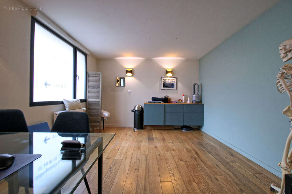 A vendre - appartement t2 - secteur cathedrale - photo 2