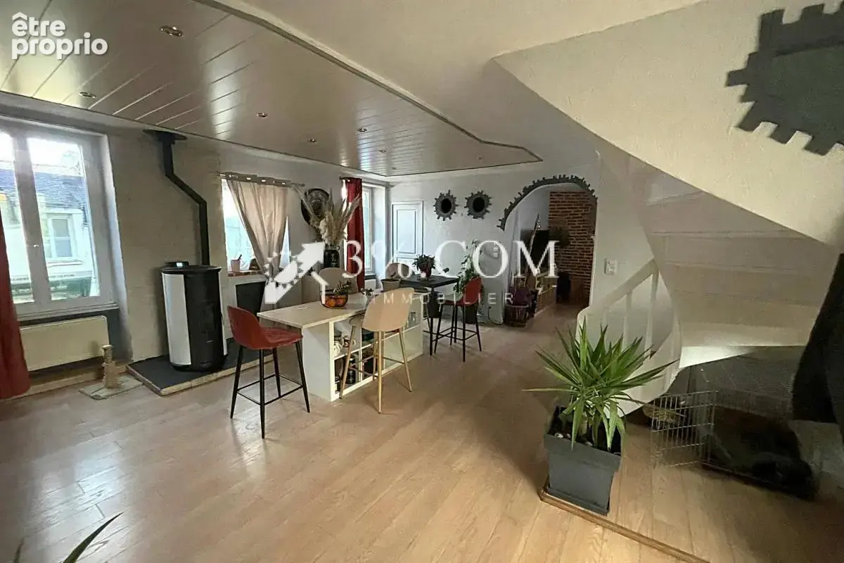 Au coeur de missillac, agréable propriété de 85m2 env.,édifi - photo 2