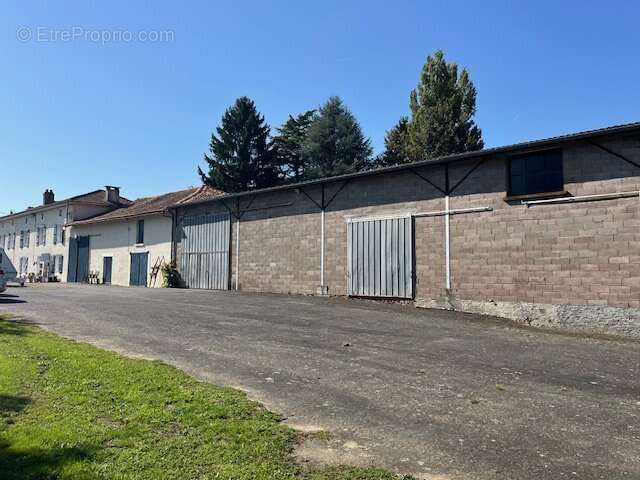 Maison à ORADOUR-SUR-VAYRES