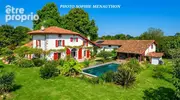 Maison à URT