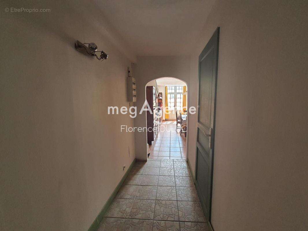 Maison à SAINT-JEAN-D'ANGELY