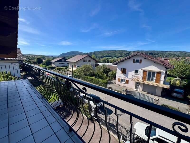 Appartement à PRINGY