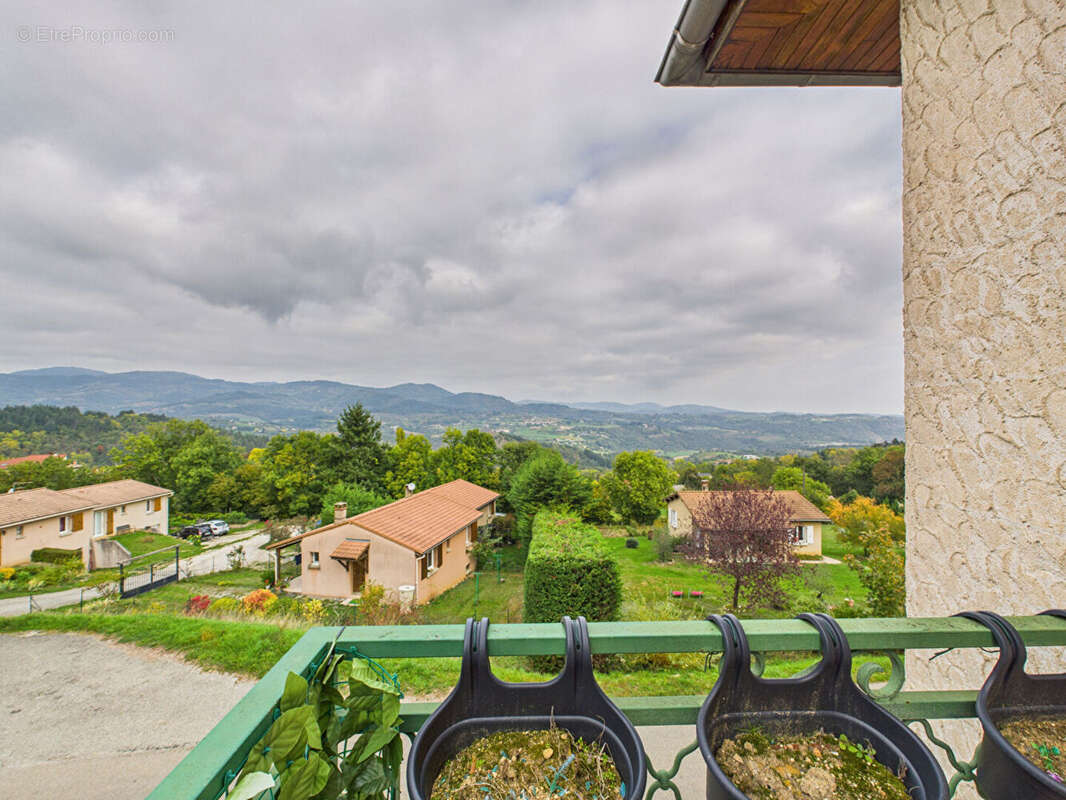 Maison à LE CRESTET