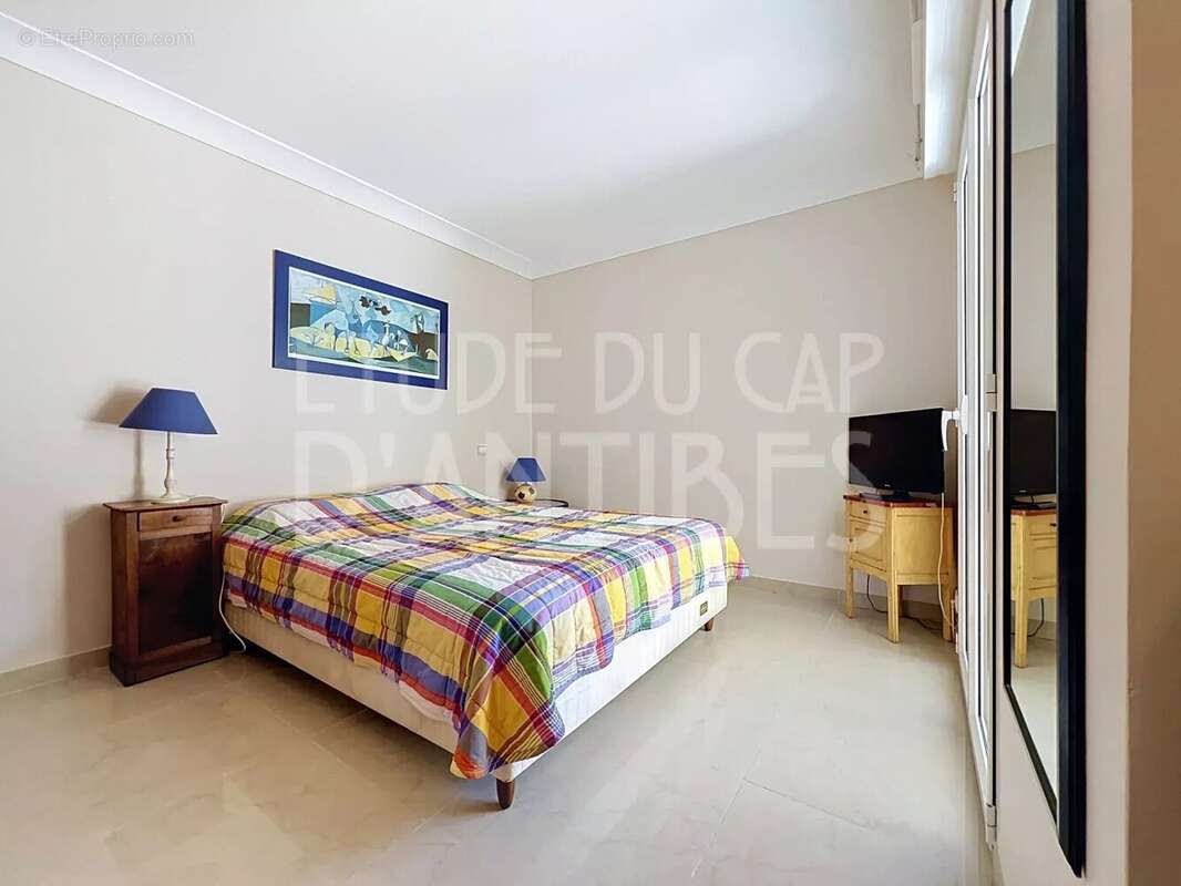Appartement de standing dans résidence avec piscine. 2 chambres - 2 bains. Orée du Cap d'Antibes - photo 8