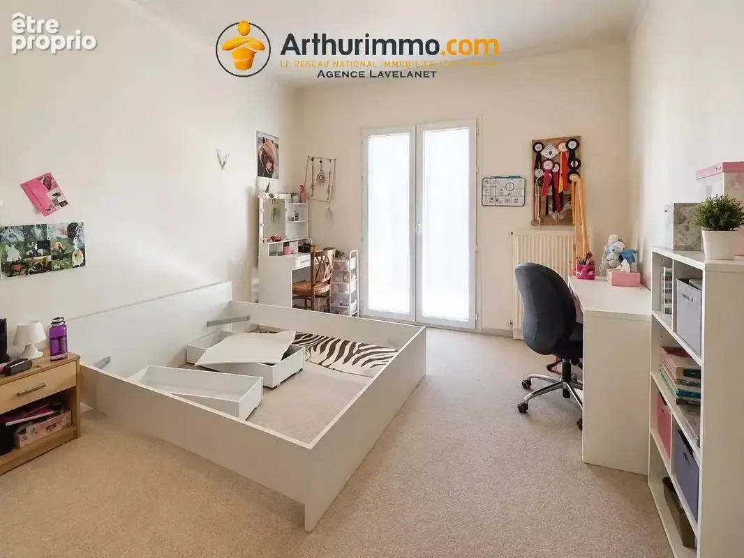 Maison plain-pied 143m² - 4 chambres - piscine - double garages - photo 5