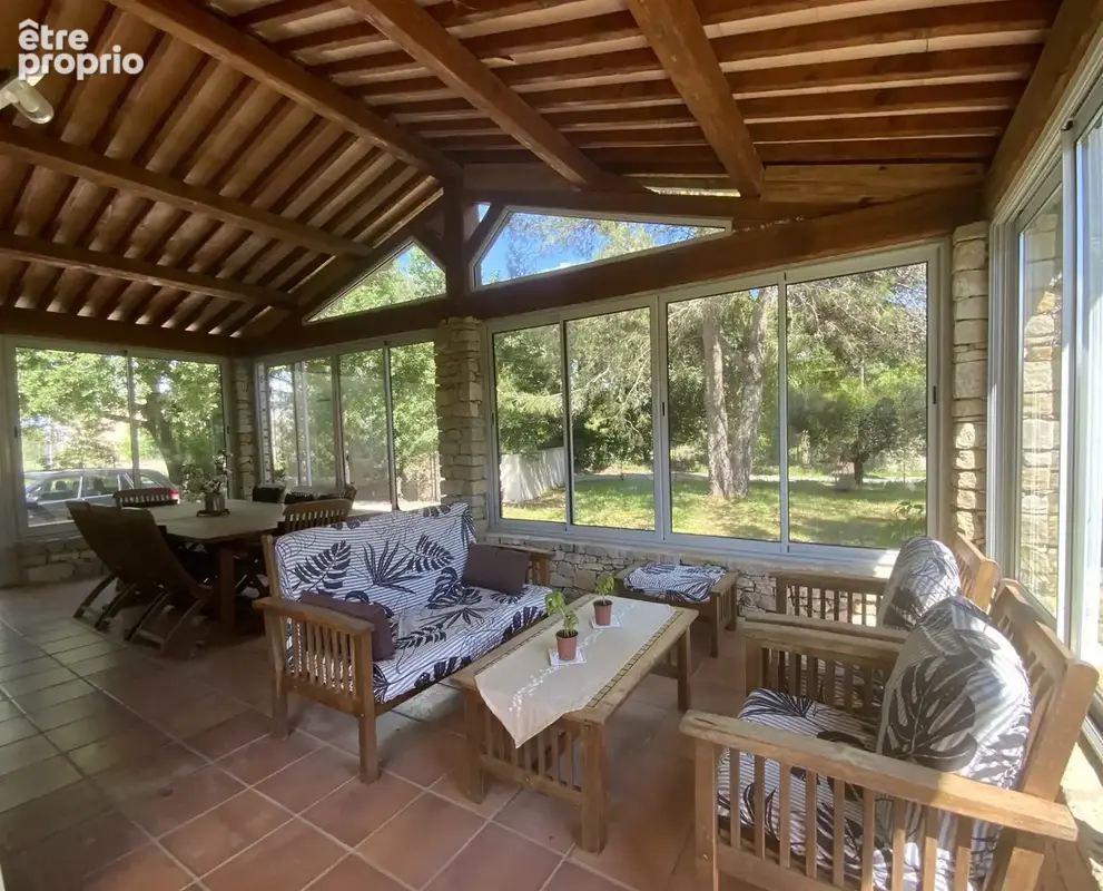 Villa méridionale avec terrain et piscine. - photo 3