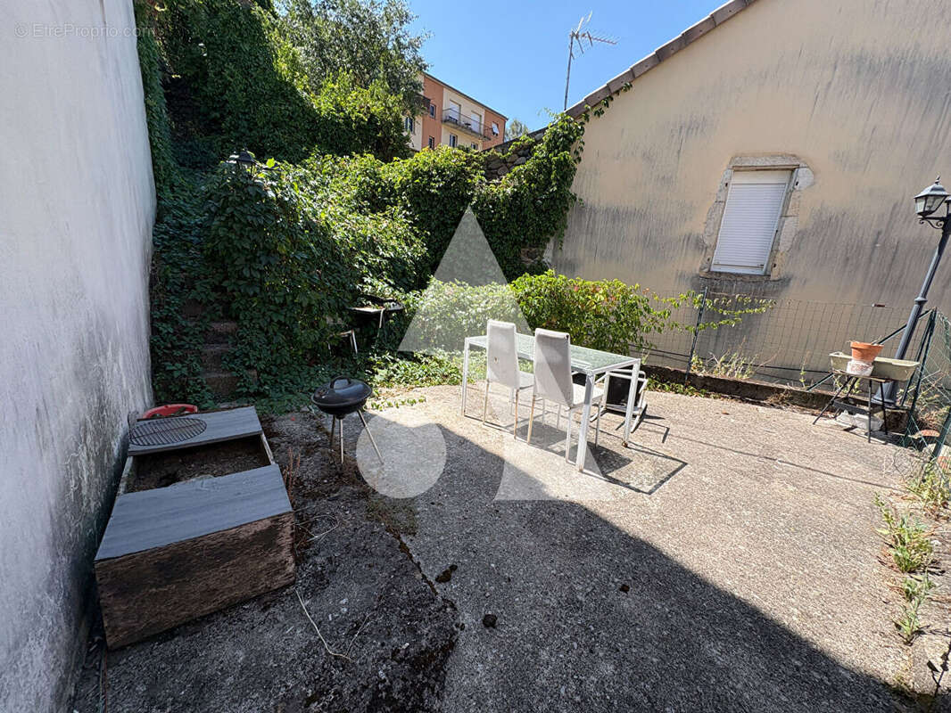 Vals-les-Bains : un T3 avec 30 m² de terrasse, le coup de coeur est là ! - photo 5