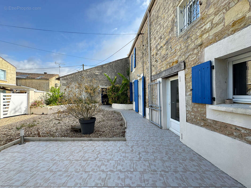 Maison à SURGERES