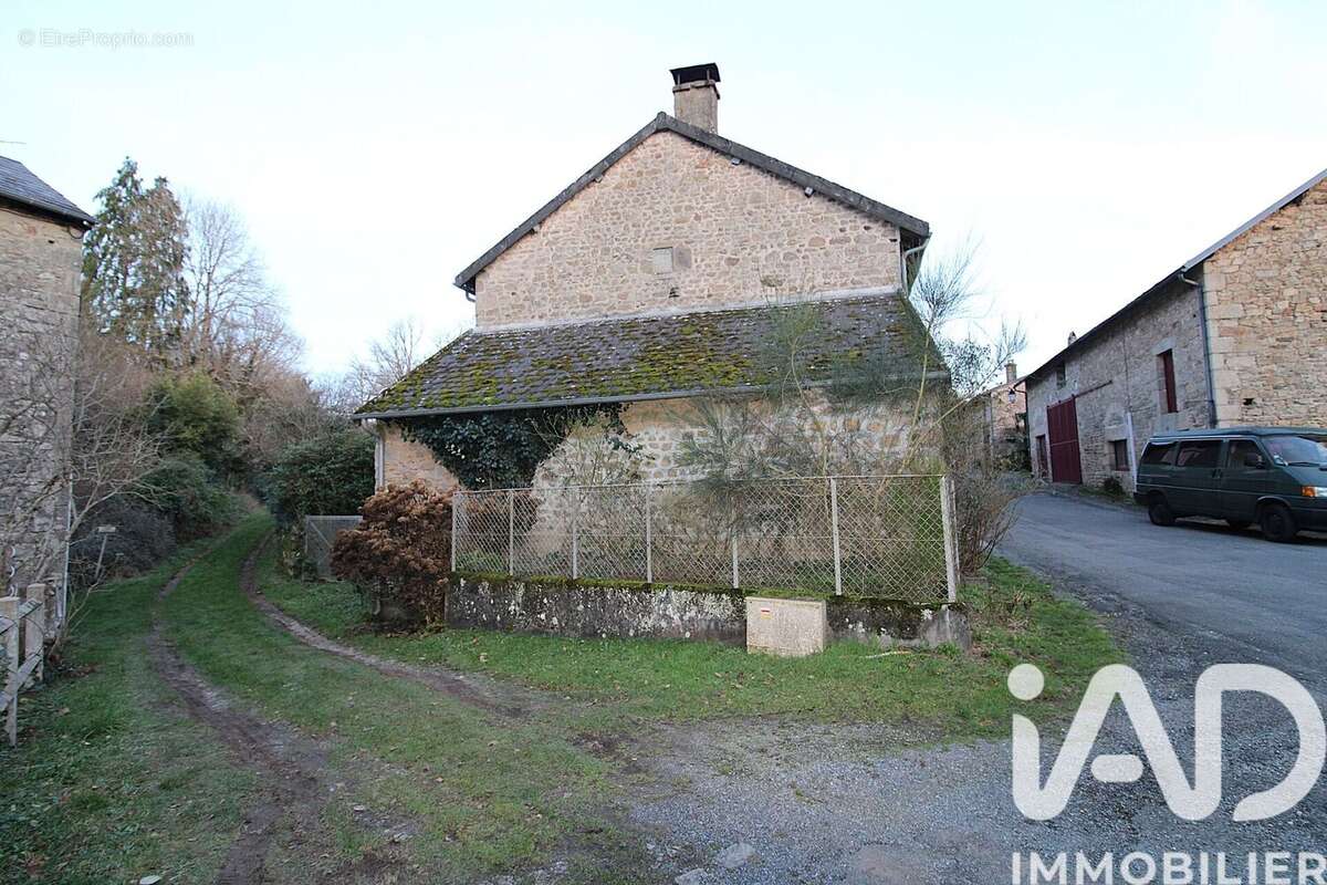 Photo 2 - Maison à CHATELUS-LE-MARCHEIX