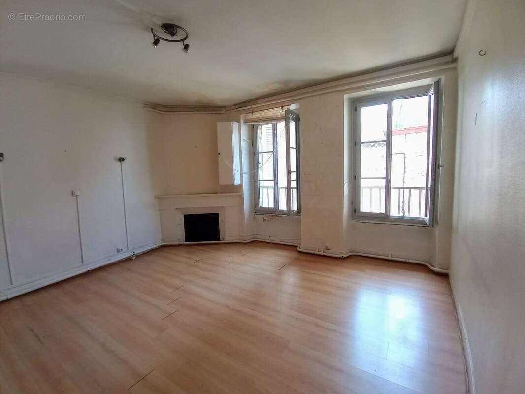 Spacieux appartement en centre-ville - photo 4