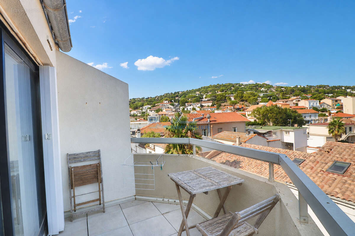 A vendre 2 pieces mezzanine avec terrasse au dernier etage a la corniche a sete - photo 3