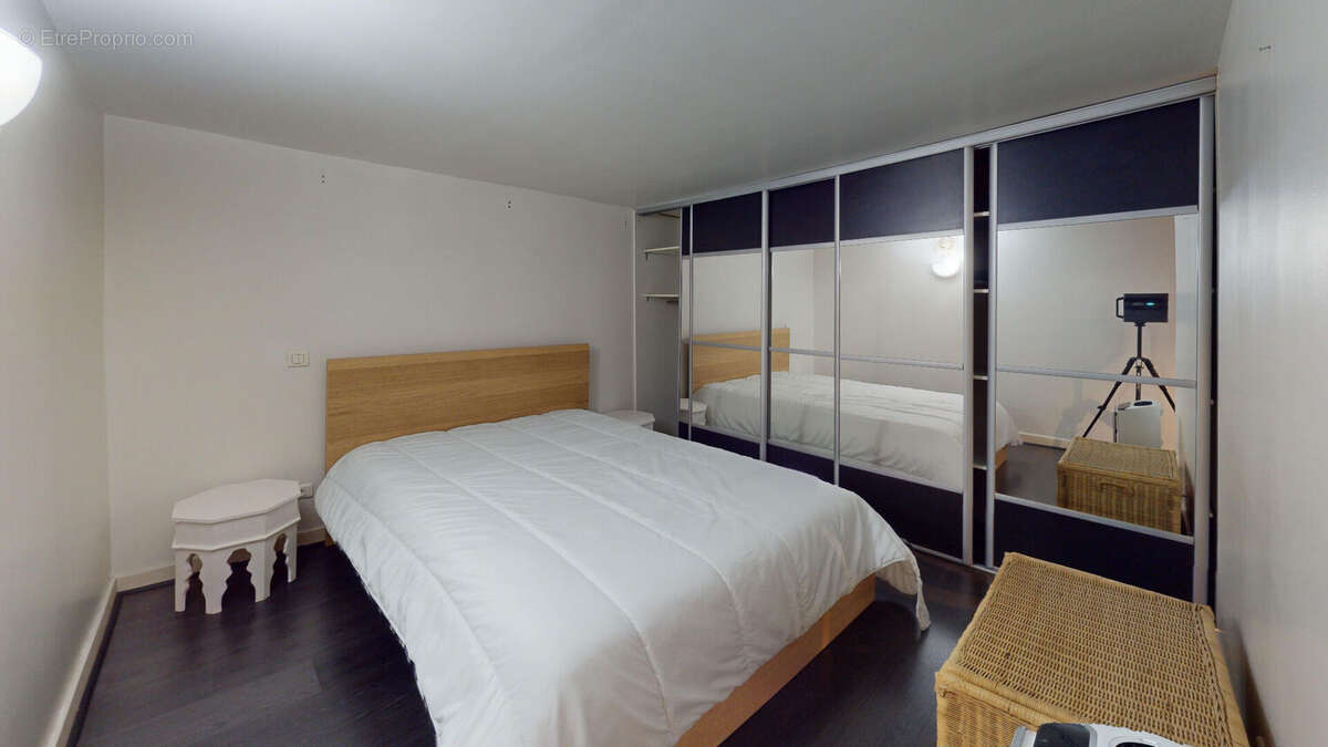 Appartement à PARIS-14E