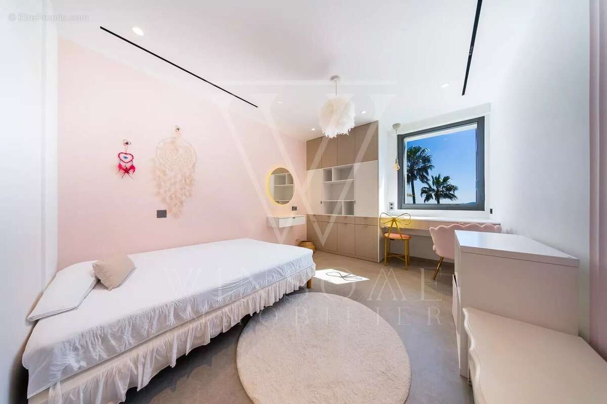 Maison à VILLENEUVE-LOUBET