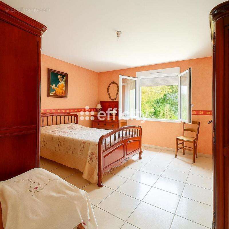 Maison à LENCLOITRE