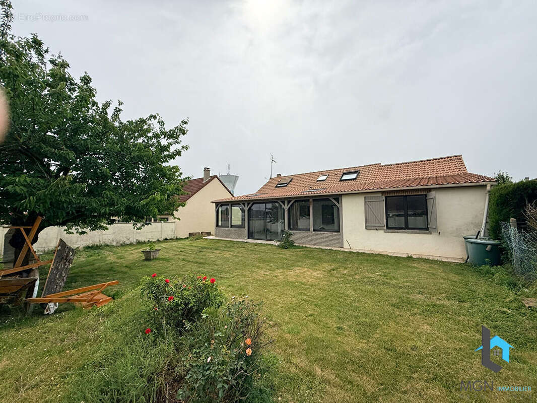 Maison à COURVILLE-SUR-EURE