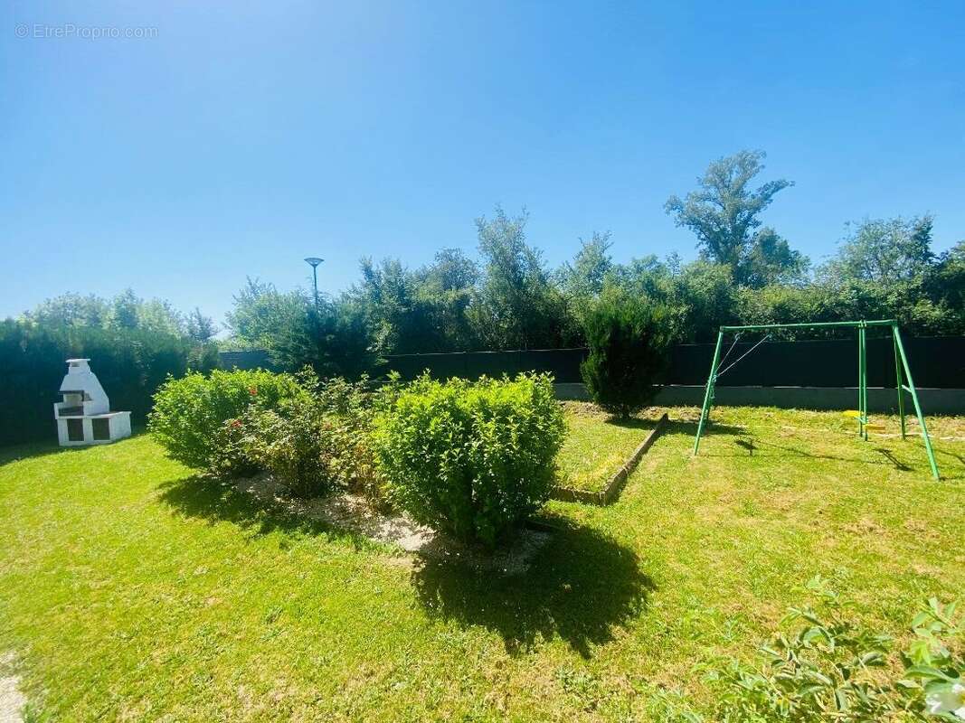 A vendre à la Chapelaude - Maison 4 chambres sur sous/sol semi-enterrée avec garage pour 2 vl - photo 18